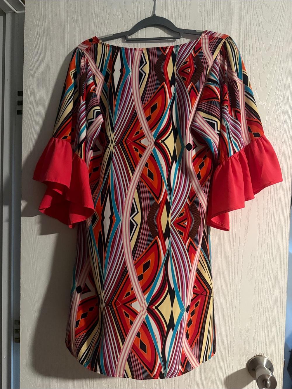 Multicolor Geometric Shift Dress with Coral Ruffle Sleeves